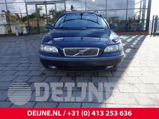 Volvo V-70 V70 (SW), Combi, 1999 / 2008 2.4 20V 140 picture 2