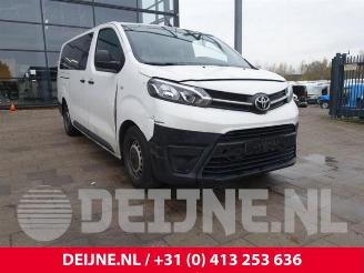 Vrakbiler auto Toyota ProAce ProAce Verso, Bus, 2016 1.5 D-4D 120 2021/11