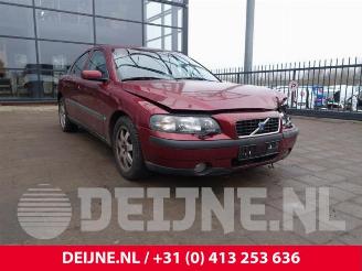 Coche siniestrado Volvo S-60 S60 I (RS/HV), Sedan, 2000 / 2010 2.4 20V 140 2003/4
