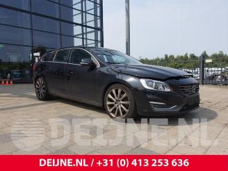 Coche siniestrado Volvo V-60 V60 I (FW/GW), Combi, 2010 / 2018 2.0 D3 20V 2014/7