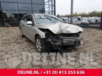 Coche siniestrado Volvo V-60 V60 I (FW/GW), Combi, 2010 / 2018 2.0 D4 16V 2017/11