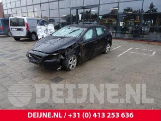 Volvo V-40 V40 (MV), Hatchback 5-drs, 2012 / 2019 2.0 D2 16V picture 3