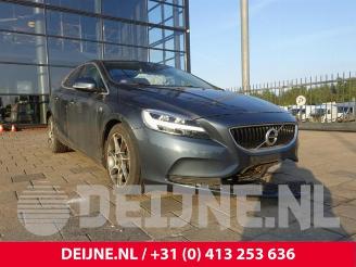Coche siniestrado Volvo V-40 V40 (MV), Hatchback 5-drs, 2012 / 2019 1.5 T2 16V Geartronic 2016/12