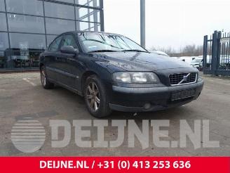 Coche siniestrado Volvo S-60 S60 I (RS/HV), Sedan, 2000 / 2010 2.4 20V 140 2003/1