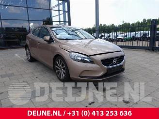 disassembly passenger cars Volvo V-40 V40 (MV), Hatchback 5-drs, 2012 / 2019 1.6 D2 2013/10