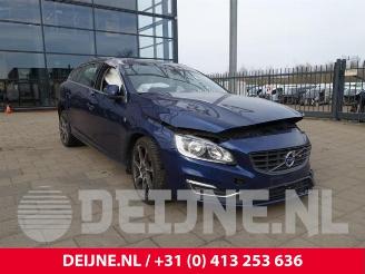 Coche siniestrado Volvo V-60 V60 I (FW/GW), Combi, 2010 / 2018 2.0 T3 16V 2016/3