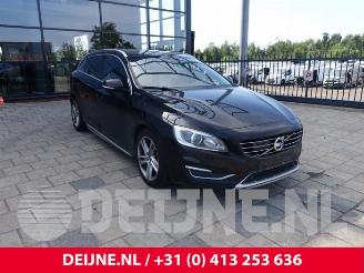 Auto da rottamare Volvo V-60 V60 I (FW/GW), Combi, 2010 / 2018 2.4 D6 20V Plug-in Hybrid AWD 2013/12