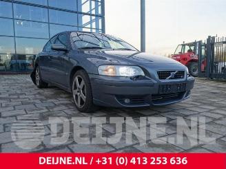 Coche siniestrado Volvo S-60 S60 I (RS/HV), Sedan, 2000 / 2010 2.5 R Turbo 20V 2004/3