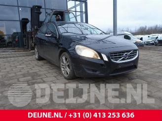 demontáž osobní automobily Volvo V-60 V60 I (FW/GW), Combi, 2010 / 2018 1.6 T3 16V 2013/2
