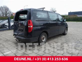 Hyundai H-300  picture 7