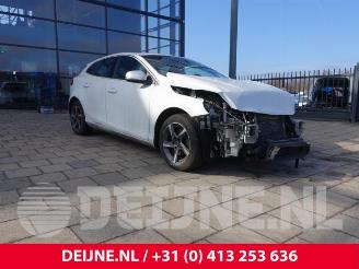 Dezmembrări autoturisme Volvo V-40 V40 (MV), Hatchback 5-drs, 2012 / 2019 2.0 D2 16V 2015/11