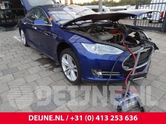 Vrakbiler auto Tesla Model S Model S, Liftback, 2012 85 2015/11