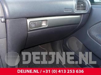 Volvo V-40 V40 (VW), Combi, 1995 / 2004 1.8 16V picture 29