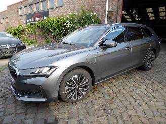 skadebil auto Skoda Superb Combi 1.5 TSI iV 150kW Selection 2025/1
