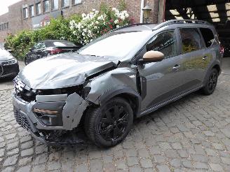Vaurioauto  passenger cars Dacia Jogger Extreme 2023/6