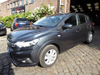 Vaurioauto  passenger cars Dacia Sandero Expression 2023/7
