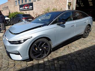 krockskadad bil auto Volkswagen ID.7 Pro 2024/10