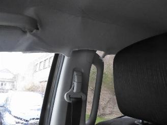 Toyota Hilux Double Cab 4x4 picture 14