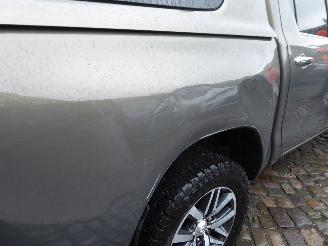 Toyota Hilux Double Cab 4x4 picture 6