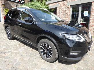 Nissan X-Trail Tekna 4x4 picture 3