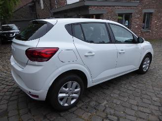 Dacia Sandero Expression picture 5