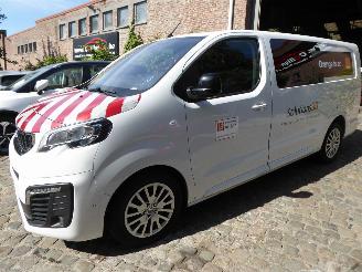 krockskadad bil auto Peugeot Expert Premium  Kasten Lang Doppelkabine 2023/9