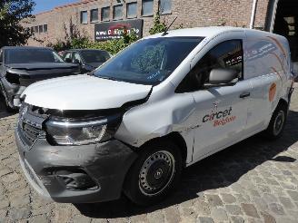 Voiture accidenté Renault Kangoo III Rapid Advance 2024/4