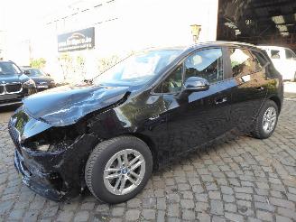krockskadad bil auto BMW 2-serie Active Tourer 225 e xDrive 2023/3