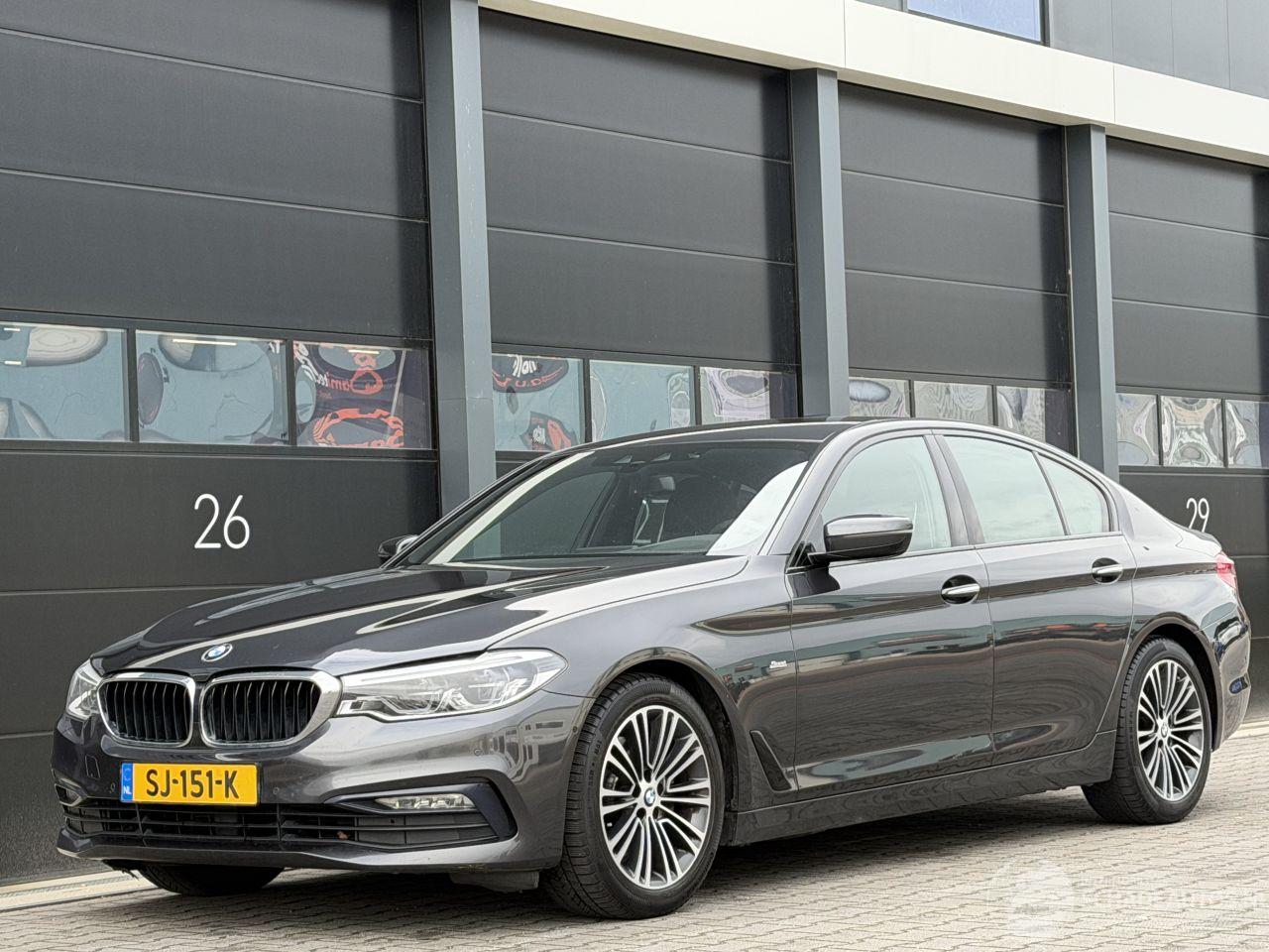 BMW 5-serie 520d Sport Line Hade-Up Camera Memory
