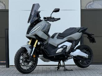 Honda  X‑ADV 750 Akrapovic Beugels Handvatverwarming picture 4