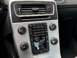 Volvo S-60 2.0 D4 R-Design Navi Clima PDC picture 12