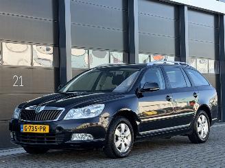 krockskadad bil auto Skoda Octavia 2.0 TDI 140 PK Clima PDC 2012/5
