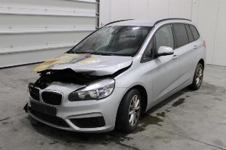 Vrakbiler auto BMW 2-serie 216 2017/5