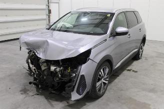 Coche siniestrado Peugeot 5008  2021/10