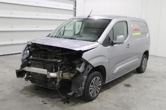Salvage car Peugeot Partner  2020/2