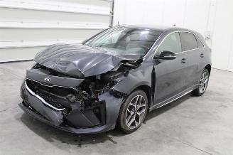 skadebil auto Kia Cee d cee'd 2019/3