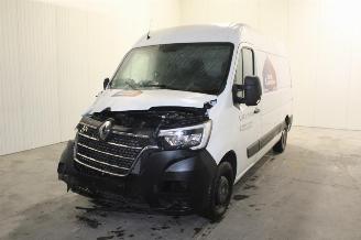 damaged passenger cars Renault Master  2019/11