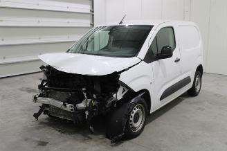 skadebil auto Peugeot Partner  2023/10