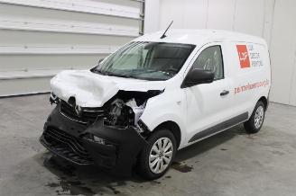 Auto incidentate Renault Express  2023/2
