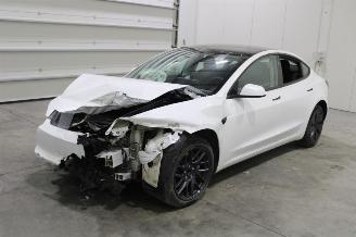 uszkodzony samochody osobowe Tesla Model 3  2024/1