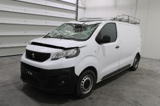 skadebil auto Peugeot Expert  2024/7