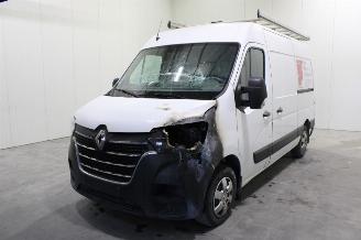 damaged passenger cars Renault Master  2022/5