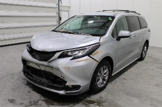 Vaurioauto  passenger cars Toyota Sienna  2021/4