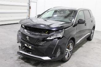 Vaurioauto  passenger cars Peugeot 5008  2023/8