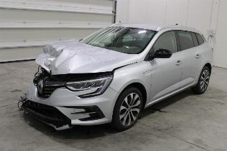 damaged passenger cars Renault Mégane Megane 2024/6