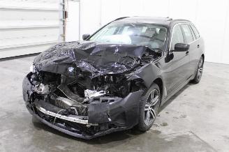 Voiture accidenté BMW 5-serie 520 2023/4