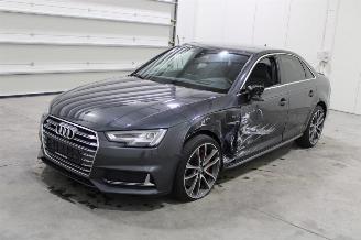 damaged passenger cars Audi S4  2018/7