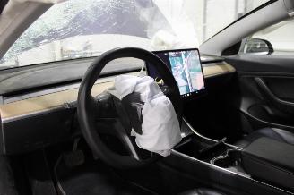 Tesla Model 3  picture 9