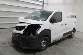 Damaged car Peugeot Expert  2022/10