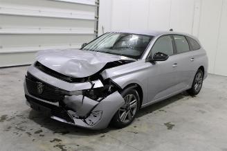 Damaged car Peugeot 308  2023/9